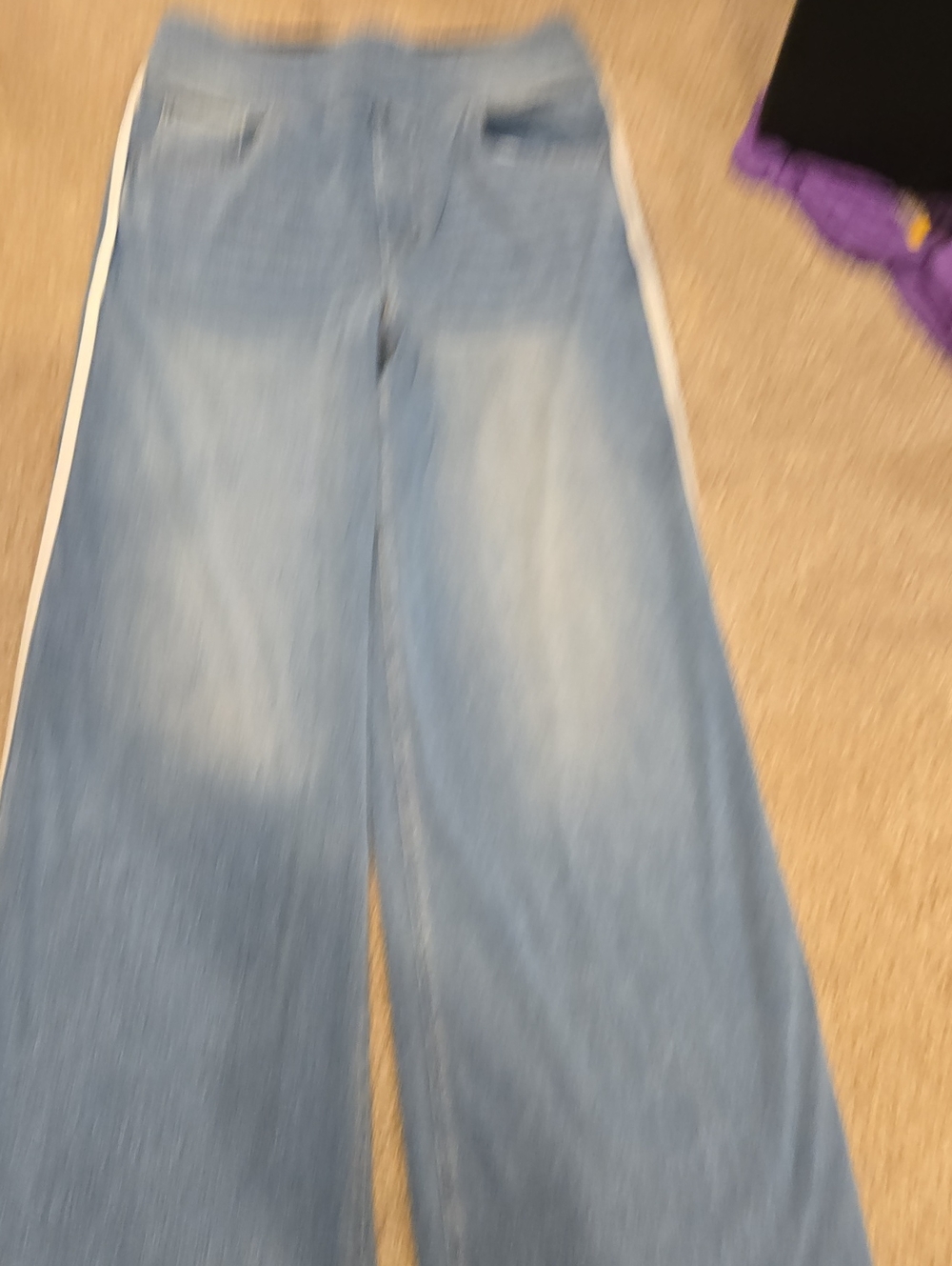 Halara Wide-Leg Women’s Jeans with Side Stripe